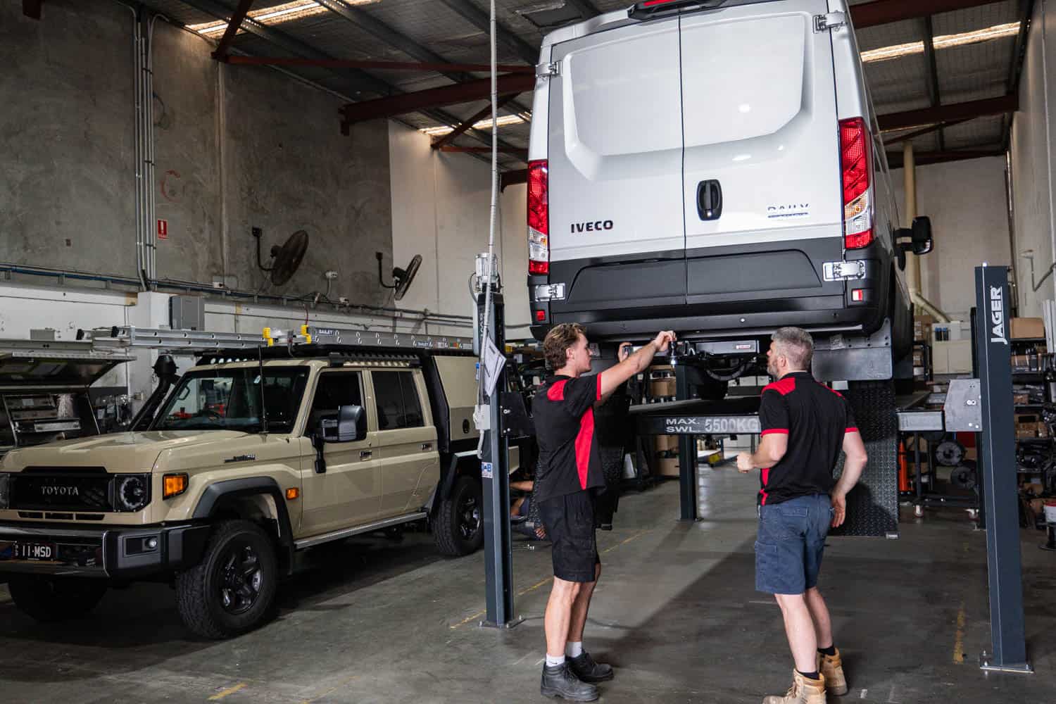speedy towbars techs at work